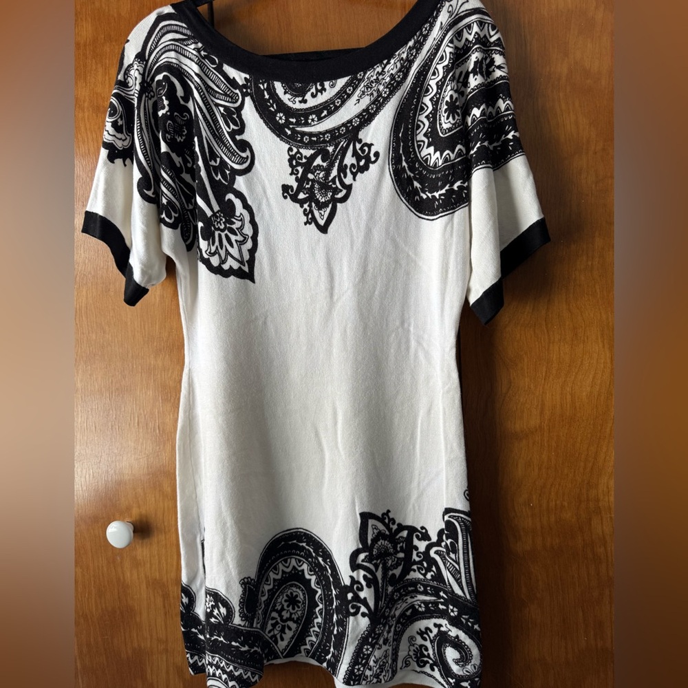 GC, WHBM Sweater Tunic, Size Medium